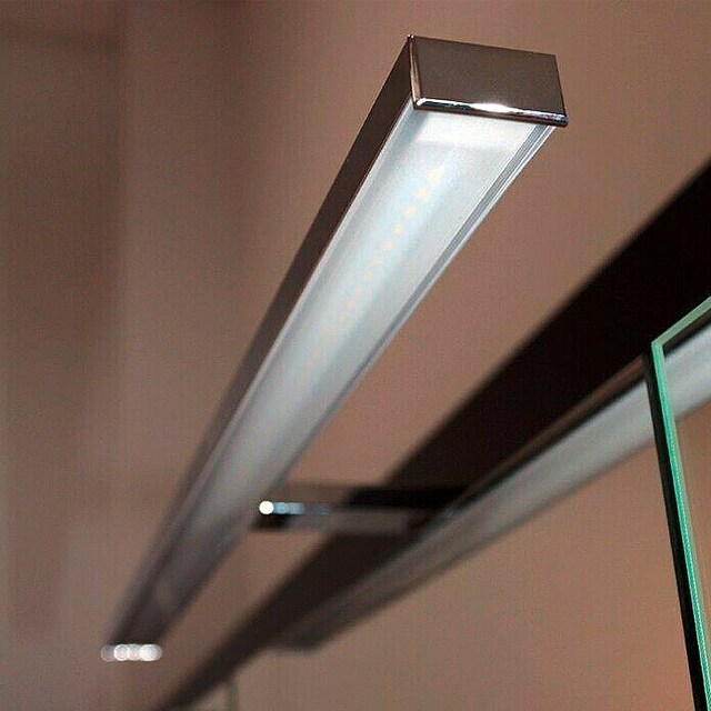 Огледален шкаф с LED осветление Riva Vulcano [9]