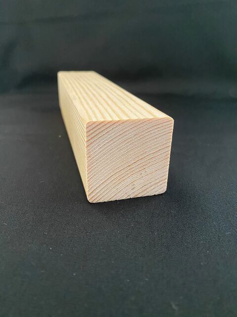 Дървен квадратен профил [1]